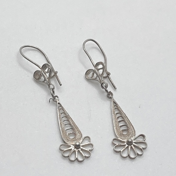 Vintage Jewelry - Vtg Sterling Silver Filigree Dangle Earrings 1.7” / Antique